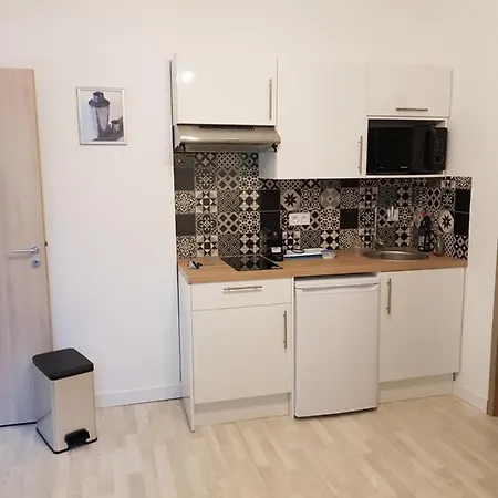 Appart 5 Centre Ville La Delivrande 公寓